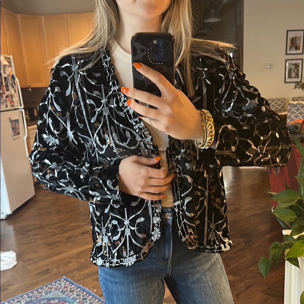Vintage Chico's Black and Gold Blazer with Elegant Design